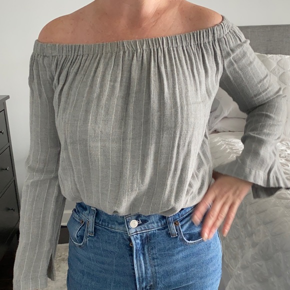 Anthropologie Cloth & Stone Off the shoulder top - Picture 2 of 6